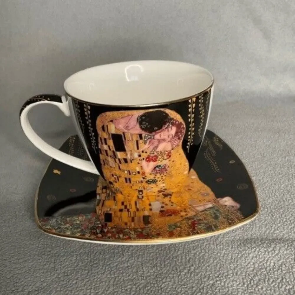 NWOB Smile Austria Gustav Klimt The Kiss Tea Cup &Saucer Black/Gold Art Souvenir